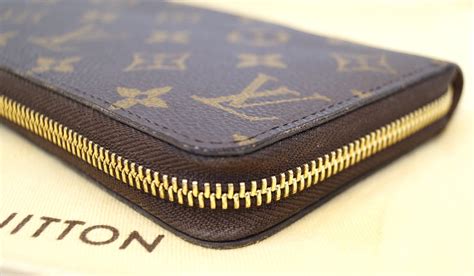 lv zipped wallet